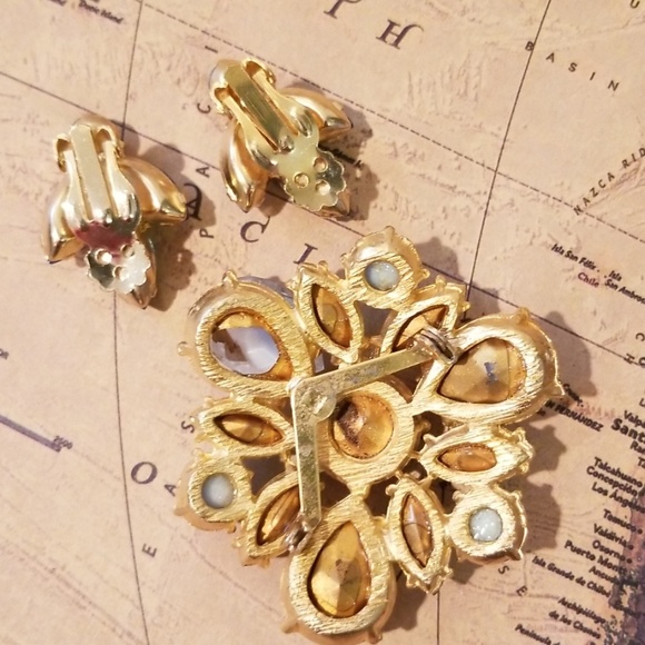 Vintage Brooch & Earrings Set - Picture 3 of 8